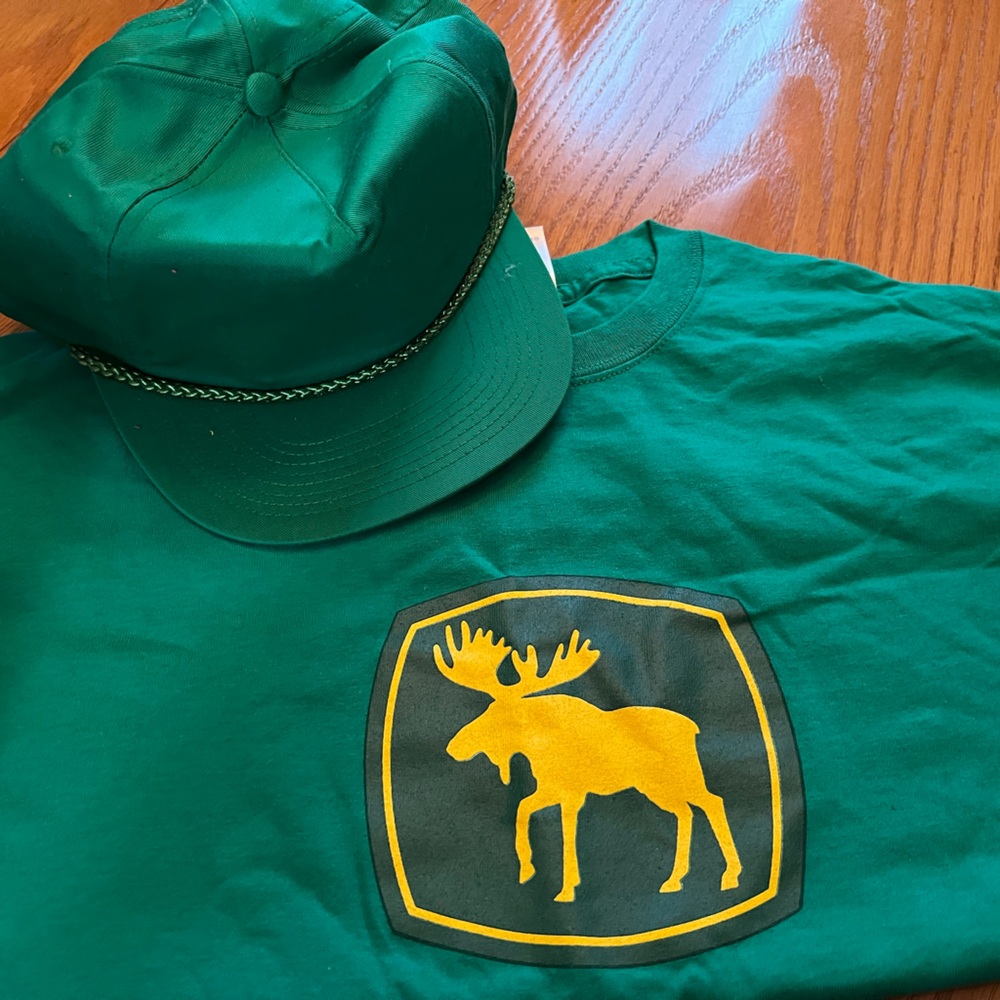 John Moose, St. John, New Brunswick Green with Yellow Moose T Shirt, Size Medium